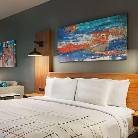 La Quinta Inn & Suites By Wyndham Springfield Ngoại thất bức ảnh