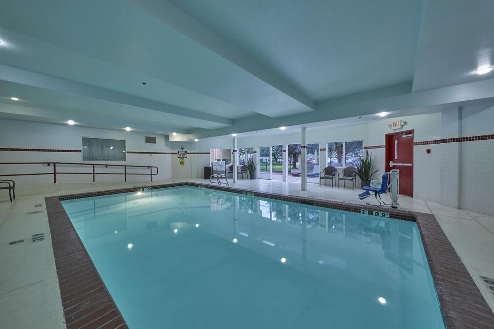 La Quinta Inn & Suites By Wyndham Springfield Ngoại thất bức ảnh