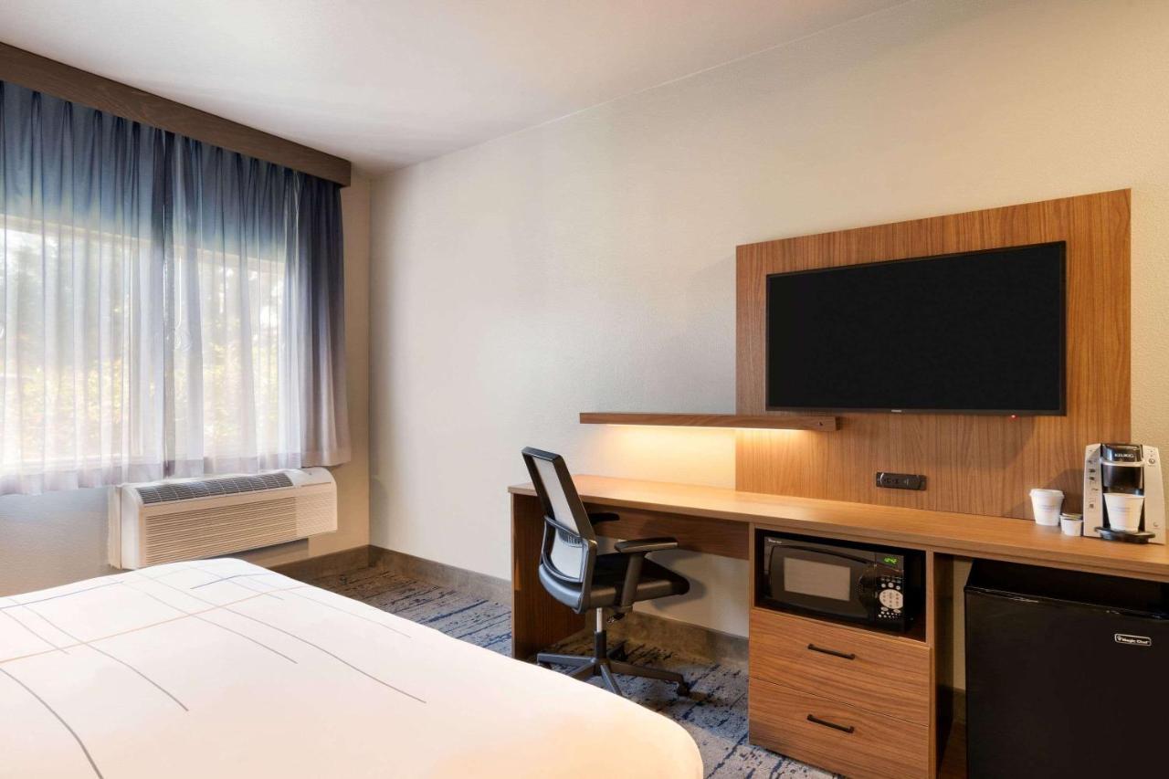 La Quinta Inn & Suites By Wyndham Springfield Ngoại thất bức ảnh