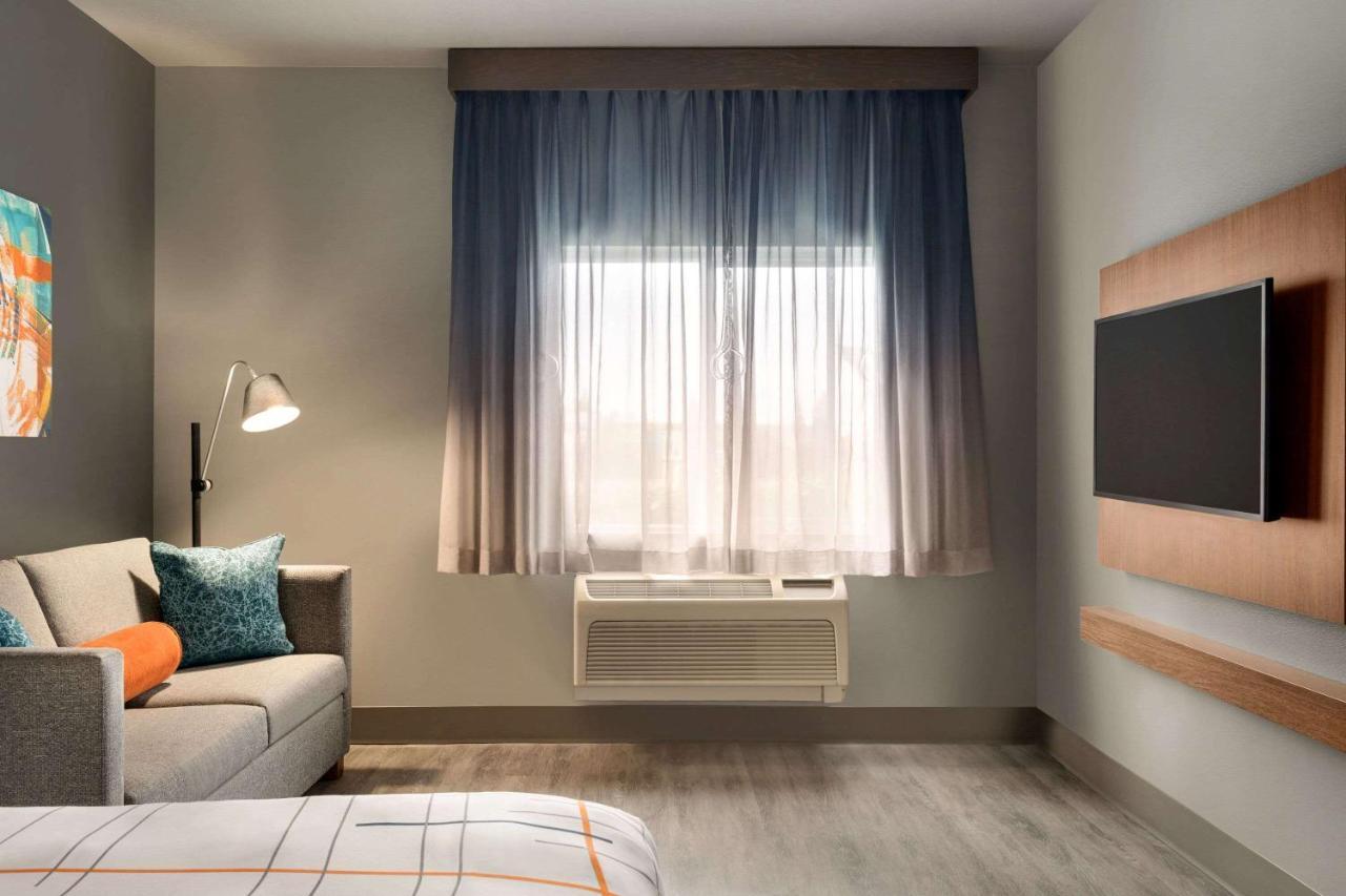 La Quinta Inn & Suites By Wyndham Springfield Ngoại thất bức ảnh
