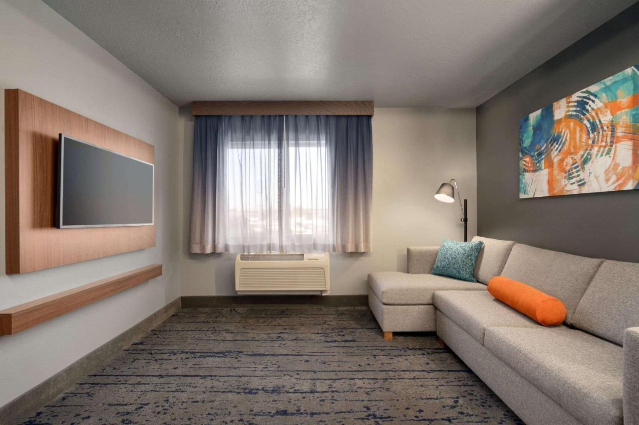 La Quinta Inn & Suites By Wyndham Springfield Ngoại thất bức ảnh