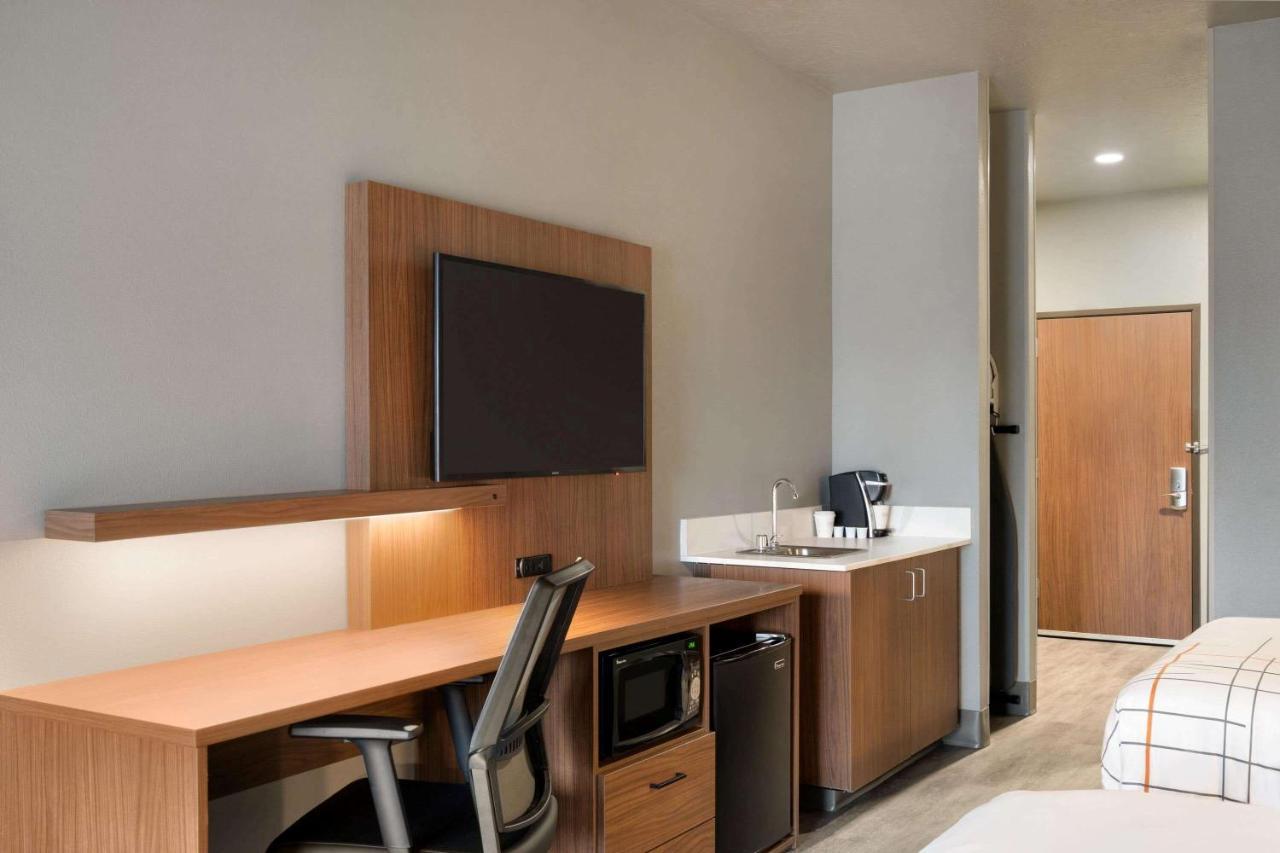 La Quinta Inn & Suites By Wyndham Springfield Ngoại thất bức ảnh