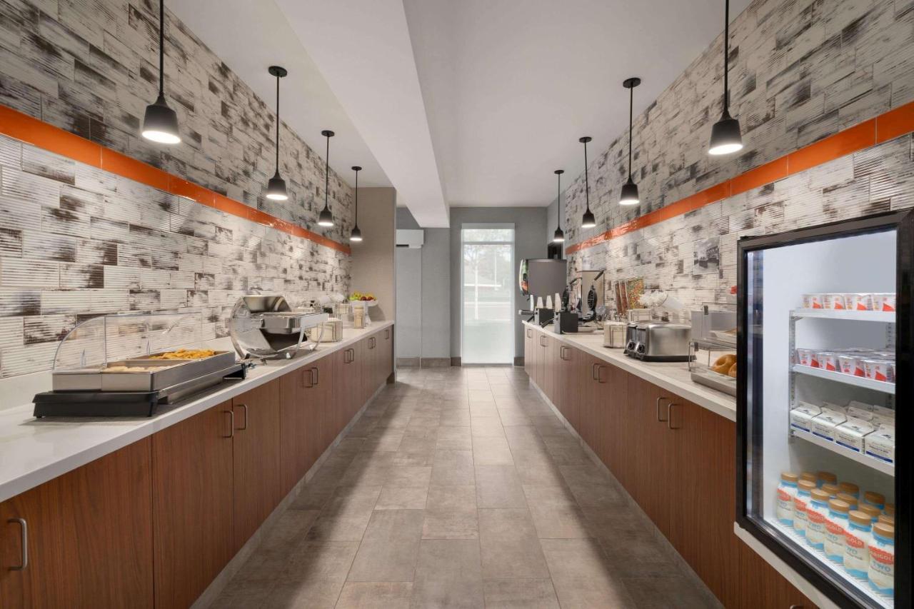 La Quinta Inn & Suites By Wyndham Springfield Ngoại thất bức ảnh