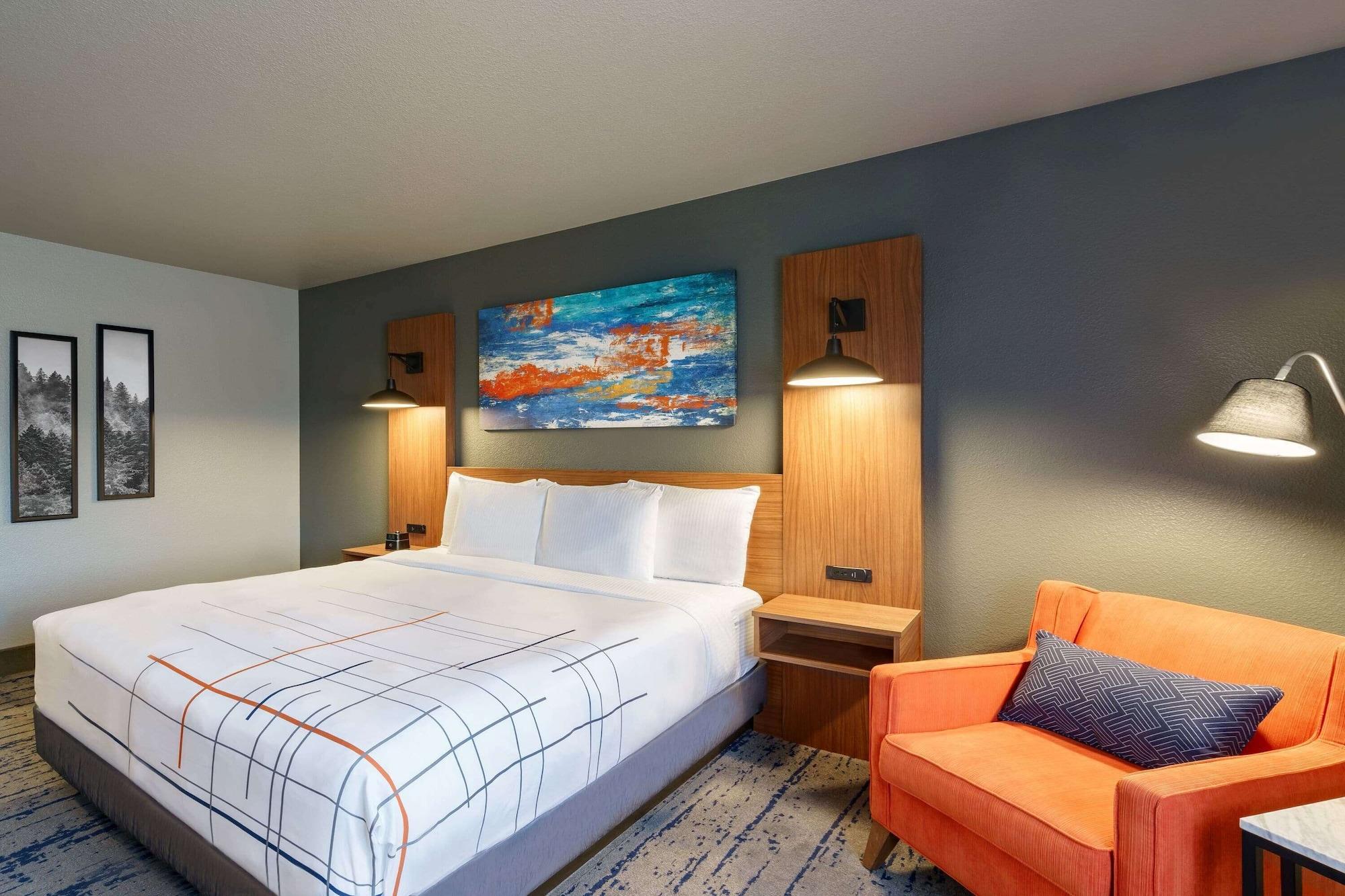 La Quinta Inn & Suites By Wyndham Springfield Ngoại thất bức ảnh