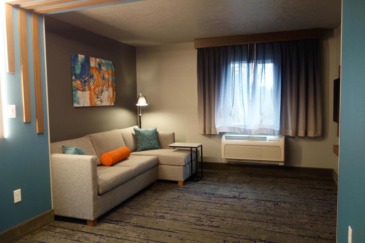La Quinta Inn & Suites By Wyndham Springfield Ngoại thất bức ảnh