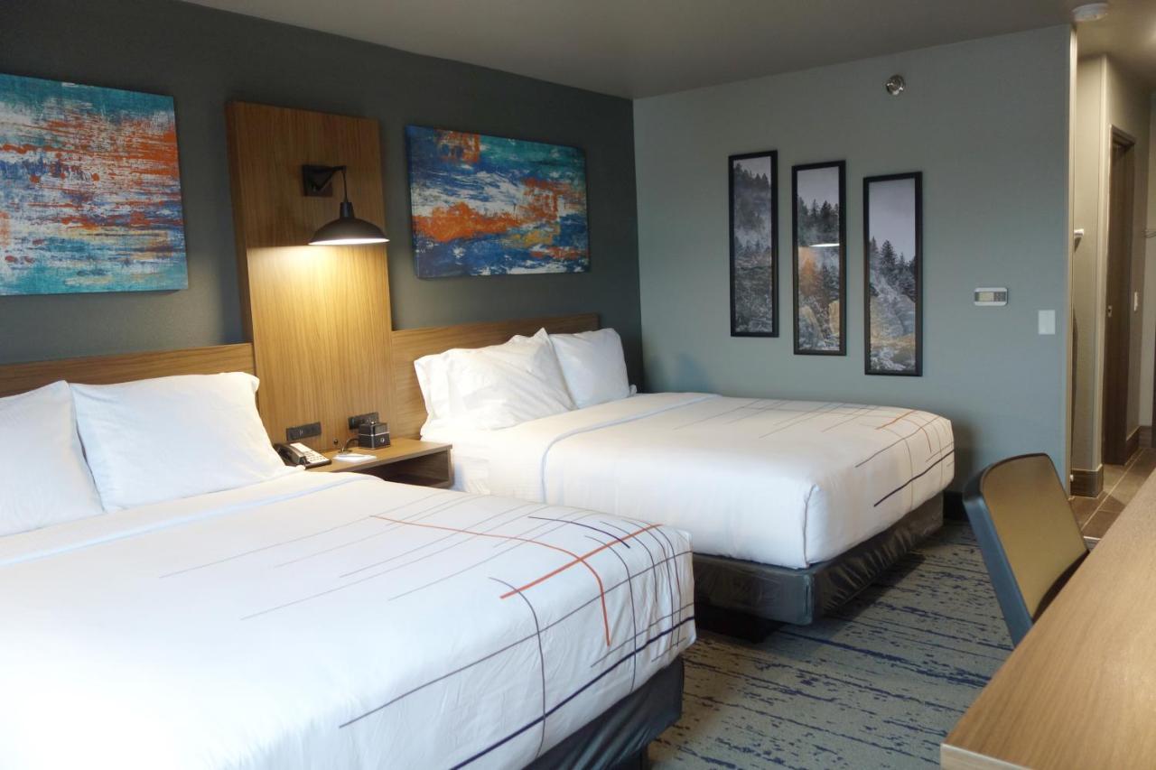 La Quinta Inn & Suites By Wyndham Springfield Ngoại thất bức ảnh