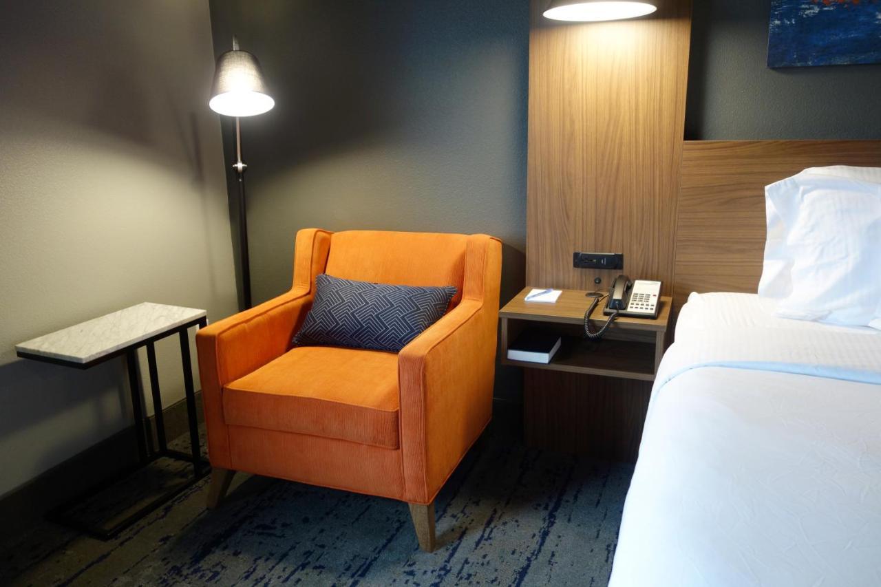 La Quinta Inn & Suites By Wyndham Springfield Ngoại thất bức ảnh